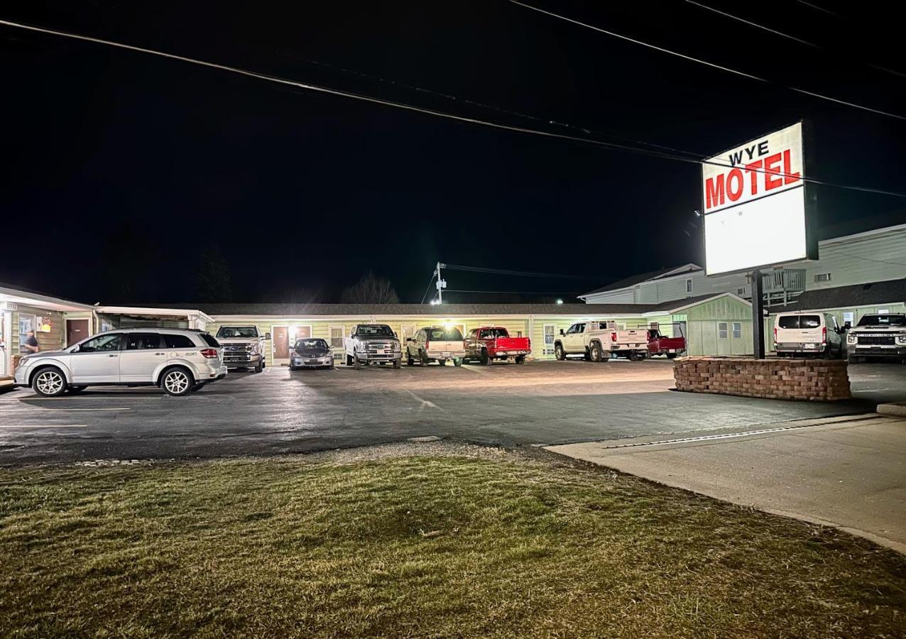 Wye Motel Clinton Exterior photo