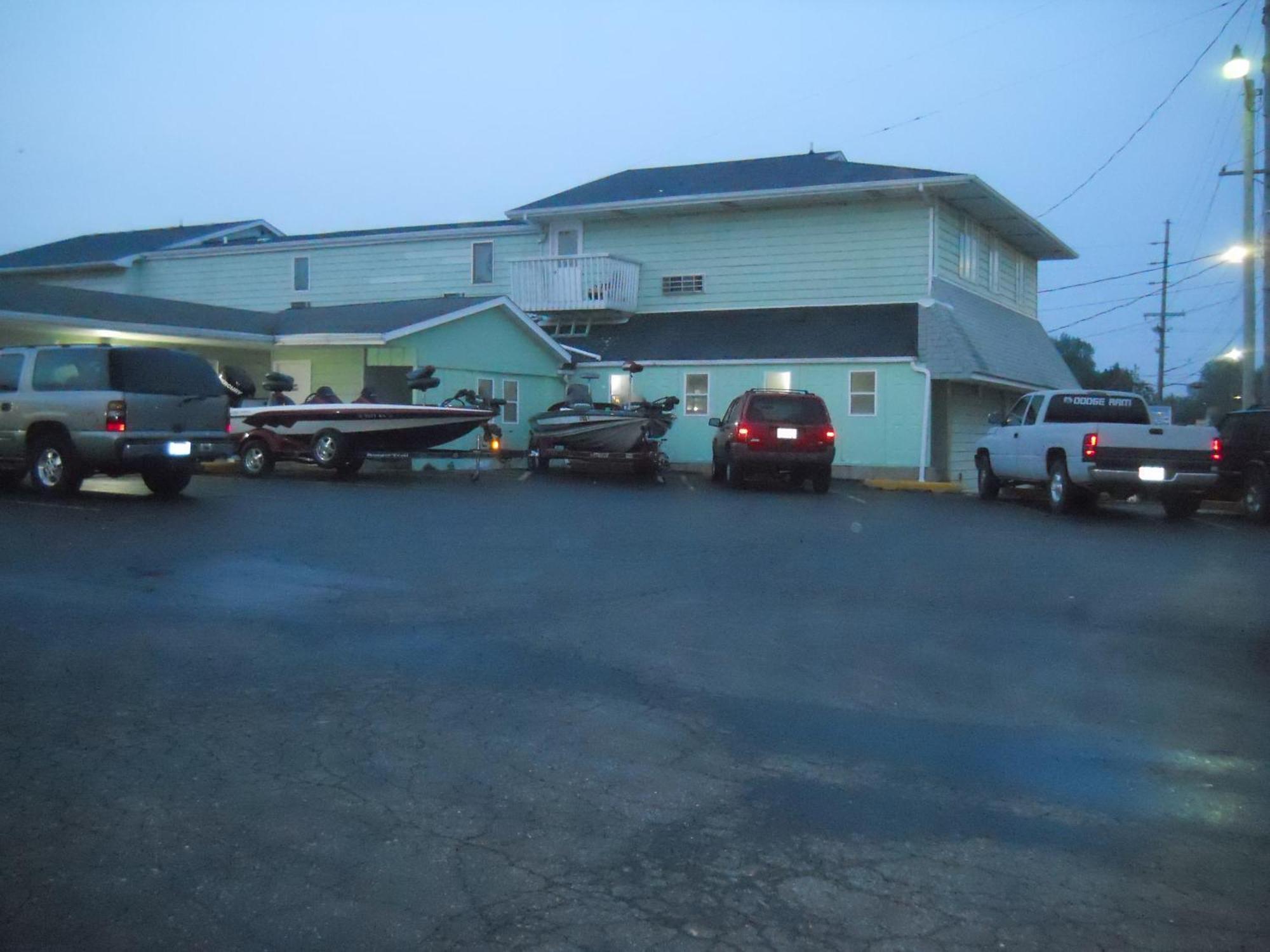 Wye Motel Clinton Exterior photo
